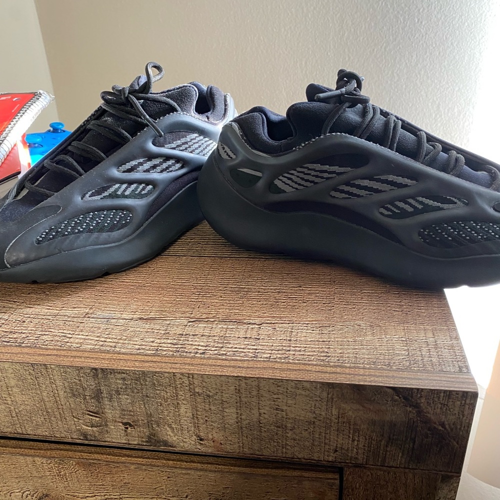 Yeezy 700 Alvah